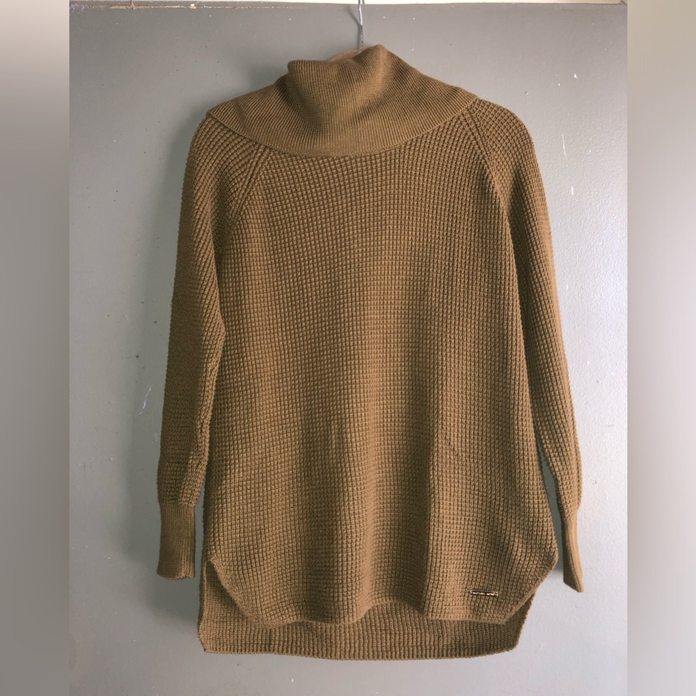 Michael Kors Cozy olive green Turtleneck Sweater - Picture 4 of 10